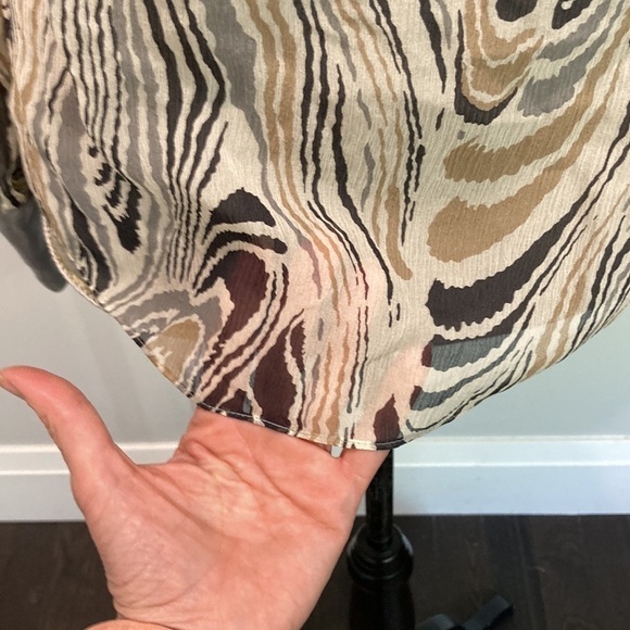 KENNETH Cole Silk Patterned Blouse Size 4 - Picture 10 of 12